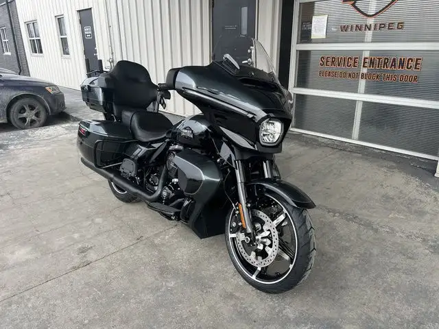 2025 Harley-Davidson FLHXU - Street Glide Ultra in Sport Touring in Winnipeg - Image 3