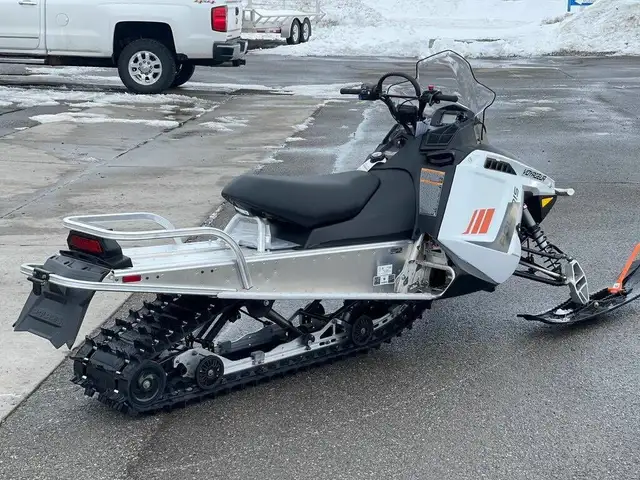 2024 Polaris Indy in Snowmobiles in Strathcona County - Image 4