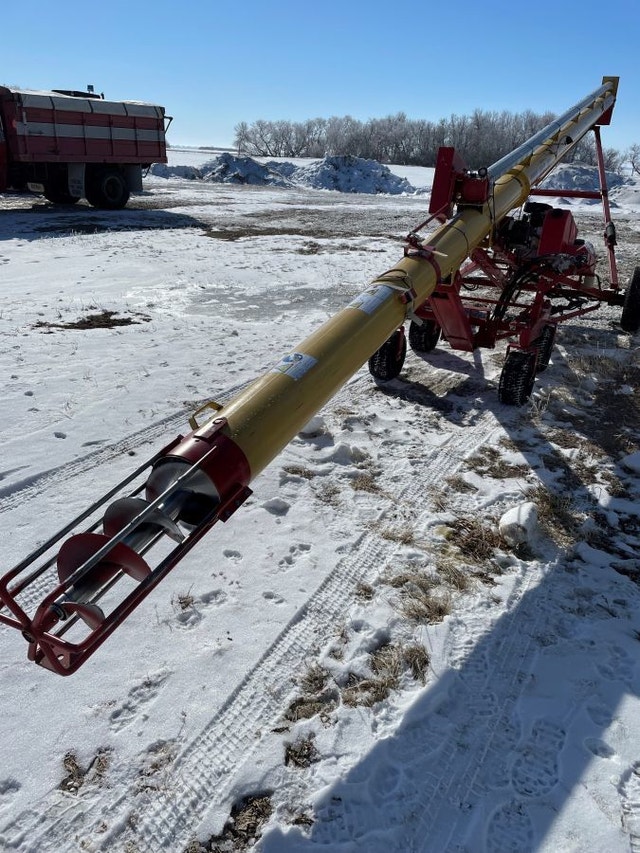 2017 Westfield STX10041 Grain Auger Farming Equipment Regina Kijiji