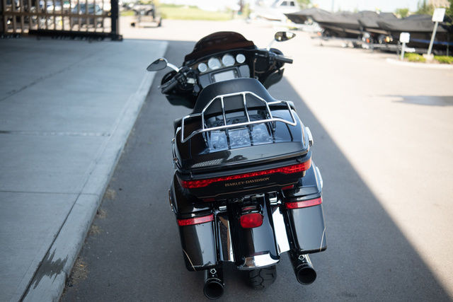 2017 Harley-Davidson ULTRA LIMITED LOW in Street, Cruisers & Choppers in Strathcona County - Image 4