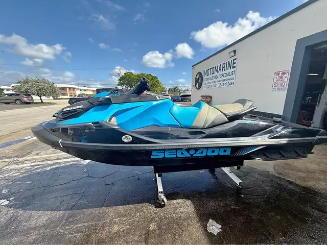 2019 SEADOO RXT-X 230 - LOW KM! in Personal Watercraft in Winnipeg - Image 6