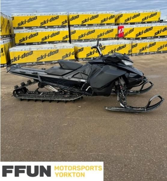 2019 Ski-Doo Summit SP 850 E-TEC SS 154 PowderMax Light 3.0 Blac in Snowmobiles in Regina