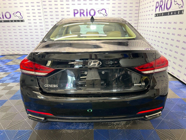 2015 Hyundai Genesis Sedan in Cars & Trucks in Ottawa - Image 4