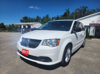 CLEAN CARFAX REPORT No Accidents, 2017 DODGE GRAND CARAVAN SXT featuring: Back up Camera, Navigation... (image 3)