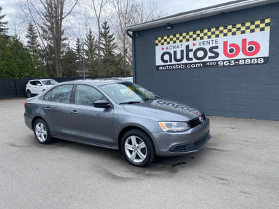 2011 Volkswagen Jetta Sedan ( MANUELLE - TRÈS PROPRE )