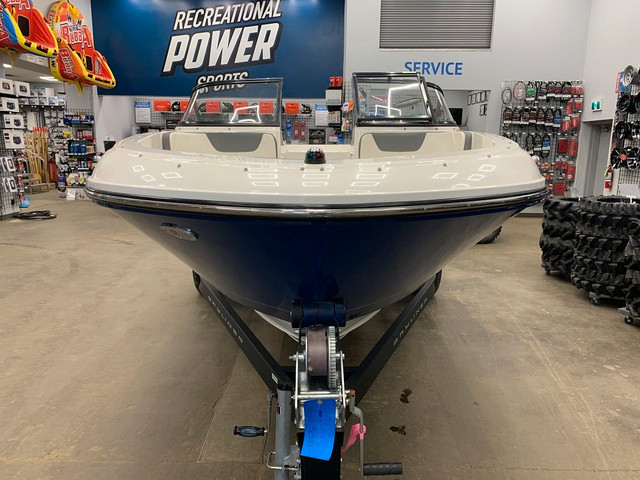 2019 Bayliner VR4 in Powerboats & Motorboats in Edmonton - Image 3