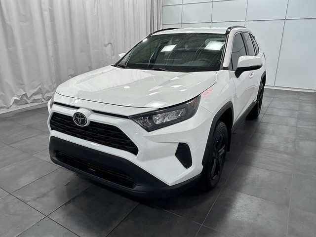 2020 Toyota RAV4 LE AWD - BLUETOOTH - SIEGES CHAUFFANT dans Autos et camions  à Ville de Québec - Image 3