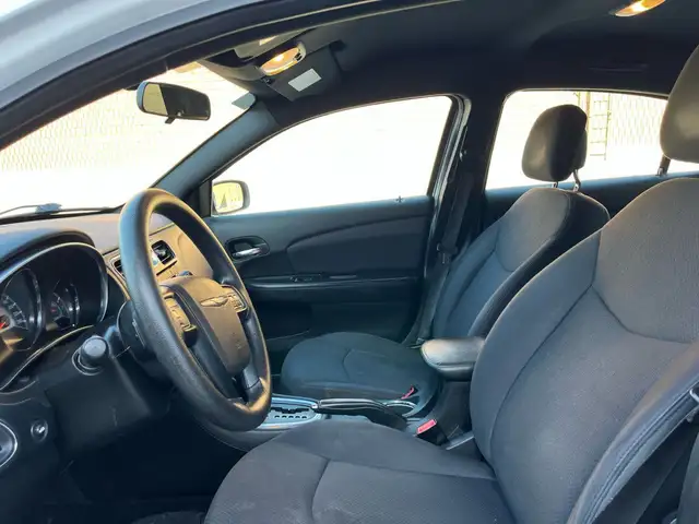 2013 Chrysler 200 LX 4dr Sedan Automatic in Cars & Trucks in Mississauga / Peel Region - Image 22