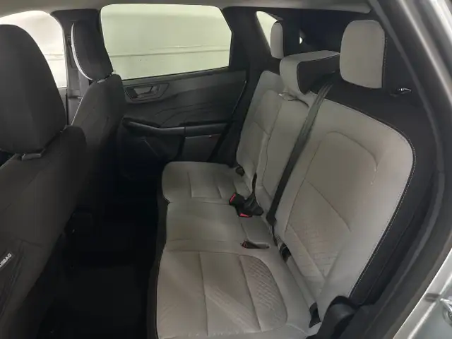2024 Ford Escape Active ACTIVE/11,000KM/PWR HATCH/BIG SCREEN/... dans Autos et camions dans Belleville - Image 9