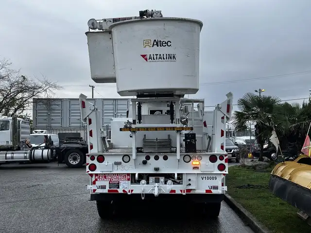 2011 Western Star 4900 Twin Steer DD15 Altec AH85A Bucket Truck in Heavy Trucks in Delta/Surrey/Langley - Image 12