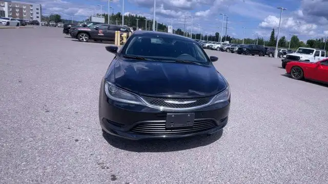 2016 Chrysler 200 LX | Front Wheel Drive | Cruise Control62863216800513123