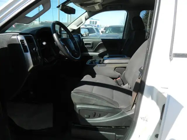 2017 Chevrolet Silverado 2500 DURAMAX DIESEL ( 92 000 KMS ) in Cars & Trucks in Edmonton - Image 14