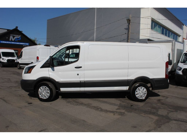 2015 Ford Transit Cargo Van T-250 130WB CARGO TABLETTE SÉPARATEU in Cars & Trucks in Laval / North Shore - Image 2