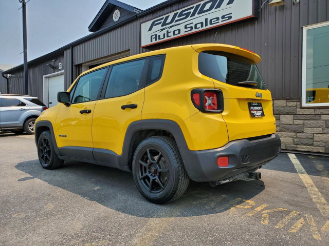  2015 Jeep Renegade Sport-1.4L TURBO-AFTERMARKET WHEELS in Cars & Trucks in Leamington - Image 3