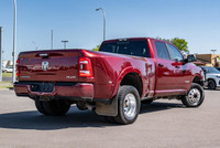 4X4 - CUMMINS 6.7L TURBO Diesel - Power SUNROOF - TOUCHSCREEN Display - ALPINE Premium Audio - APPLE... (image 1)