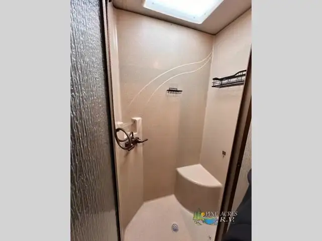 2011 Tiffin Motorhomes Open Road Allegro 32CA 53K Milles Best Pr in RVs & Motorhomes in Moncton - Image 32