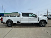 2023 Ford Super Duty F-350 SRW LARIAT 4WD Crew Cab 8' Box, 6.7L V8 Turbo Diesel, 10-Spd Automatic, C... (image 3)