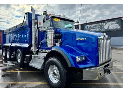 2023 Blue Kenworth T800, Cummins ISX15 Engine, Allison 4500 RDS Transmission, 4.30 Ratio, NeWay Air...