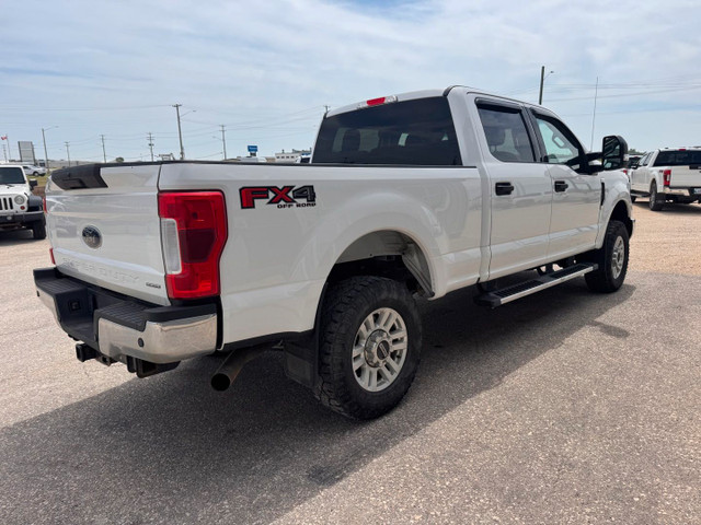 2019 Ford F-350 SD XLT FX4 Crew Cab 6.75' Box 4x4 in Cars & Trucks in Winnipeg - Image 4