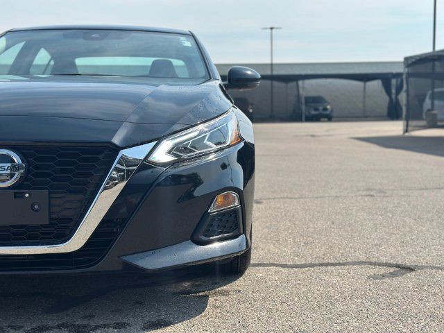 2022 Nissan Altima 2.5 SE AWD | Heated Seats | Low KMs in Cars & Trucks in Calgary - Image 3