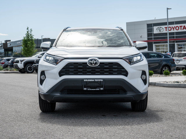 2021 Toyota RAV4 XLE | NO ACCIDENTS | ONE OWNER | SUNROOF | BSM in Cars & Trucks in Kelowna - Image 3