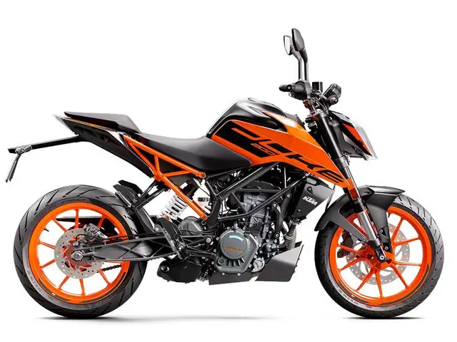 2023 KTM DUKE 200 in Sport Touring in Granby - Image 2