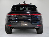 Recent Arrival! Odometer is 32880 kilometers below market average! Black 2021 Porsche Macan NOW OFFE... (image 6)