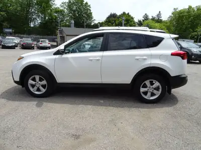 BEING SOLD AS IS Engine: 4 Cylinder Engine 2.5L L/100Km City: 8.7 L/100Km Hwy: 6.4