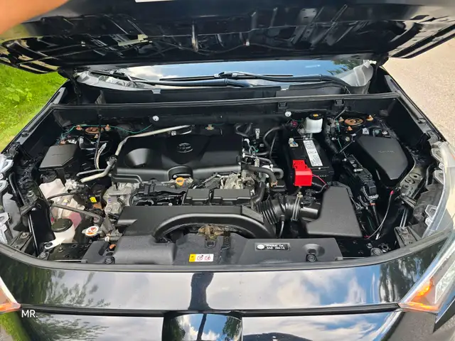 2019 Toyota RAV4 XLE Sunroof , Leather Heated Seats,Heated Steri in Cars & Trucks in City of Toronto - Image 13