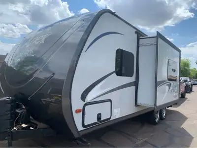APPLY NOW: https://www.ridecollective.ca/get-pre-approved The 2016 COACHMEN APEX 215RBK 26FT is a li...