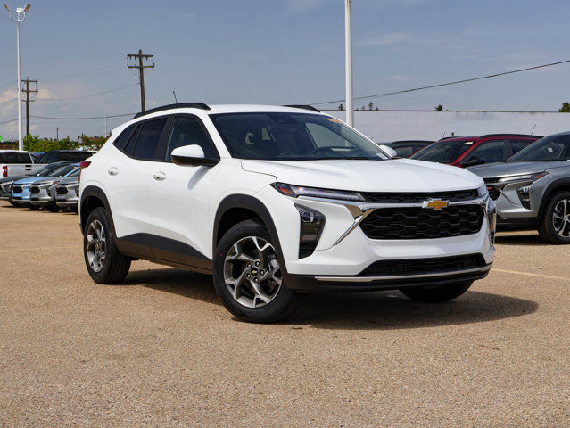 2025 Chevrolet Trax LT in Cars & Trucks in Edmonton - Image 2