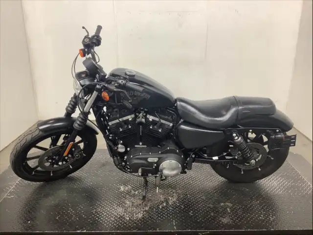 2018 Harley-Davidson Sportster XL883N Iron in Street, Cruisers & Choppers in City of Toronto - Image 7