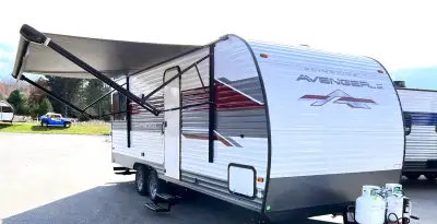 SPRING IS AROUND THE CORNER – GET READY TO HIT THE ROAD! Introducing the 2025 Avenger LE 22MKLE, a b...
