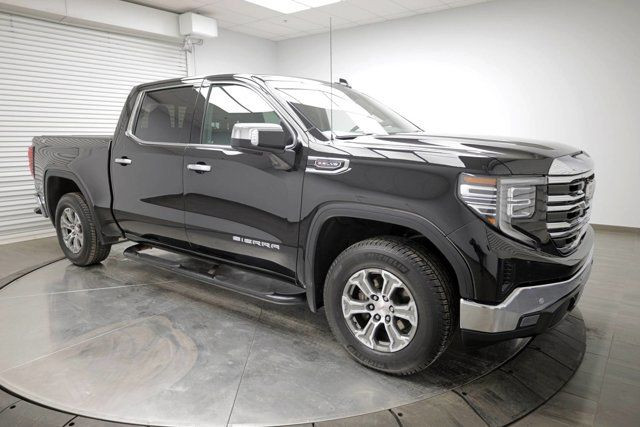 2022 GMC Sierra 1500 SLT in Cars & Trucks in Calgary