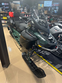 2024 Ski-Doo Expedition SE 154 900 ACE TurboR *DEMO*