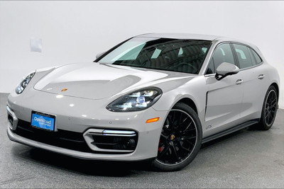 2023 Porsche Panamera GTS Sport Turismo