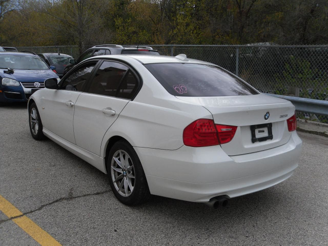 2011 BMW 3 Series PREMIUM in Cars & Trucks in City of Toronto - Image 4