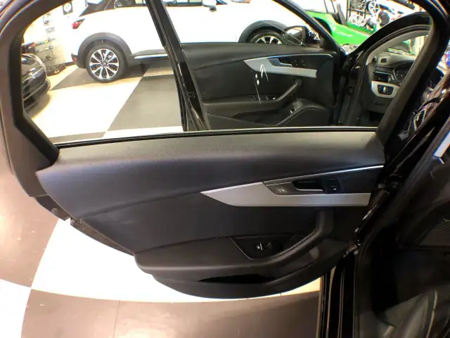 2020 Audi A4 KOMFORT AWD LEATHER SUNROOF B/SPOT CARPLAY CAMERA in Cars & Trucks in City of Toronto - Image 25