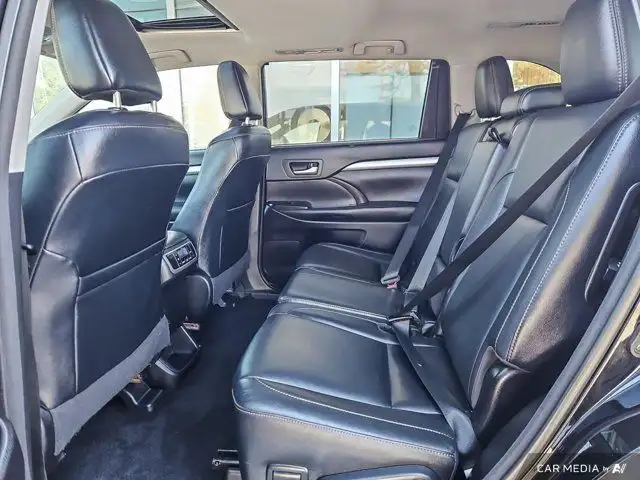 2017 Toyota Highlander XLE in Cars & Trucks in Ottawa - Image 27
