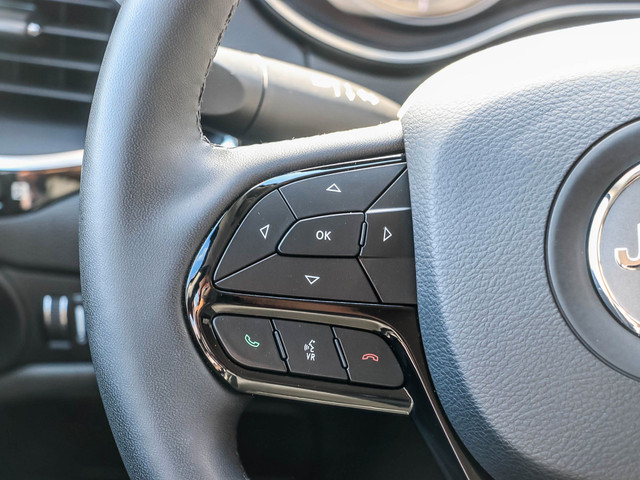 2023 Jeep Cherokee Altitude 4WD | Keyless Entry | Back-up Cam... in Cars & Trucks in London - Image 4