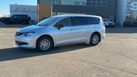 EXECUTIVE CROSSTOWN DEMO! This 2024 CHRYSLER VOYAGER LX has the following options Cloth Bucket Seats... (image 3)