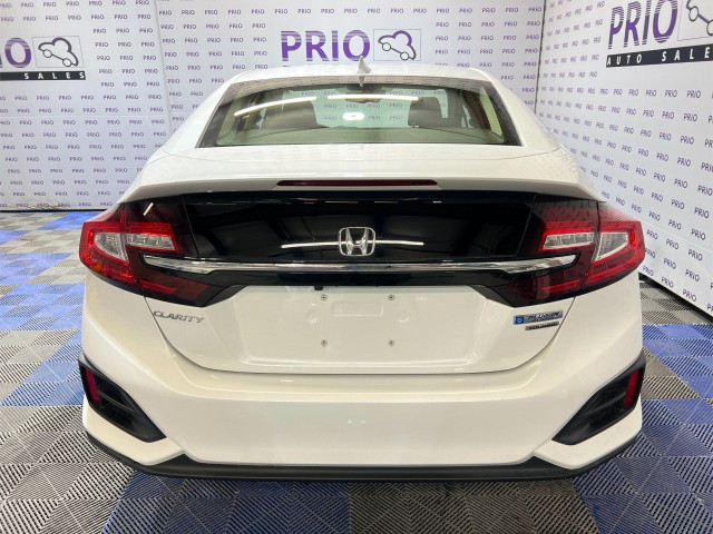 2020 Honda Clarity Plug-In Hybrid in Cars & Trucks in Ottawa - Image 4