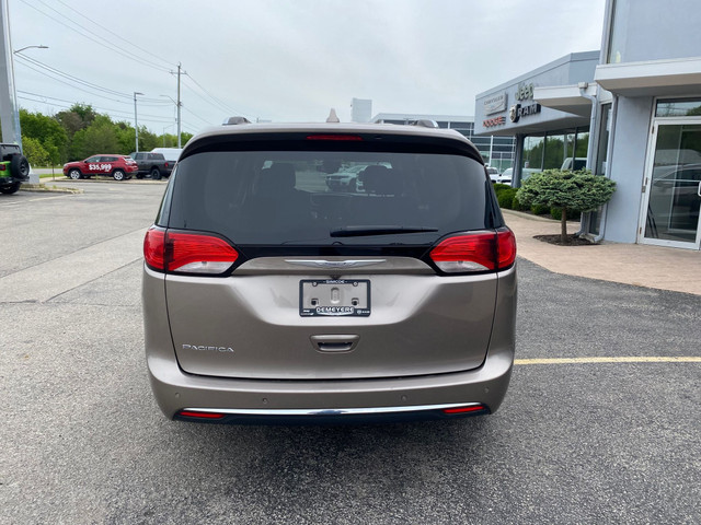 2017 Chrysler Pacifica Touring-L Plus Low Mileage, Well Maint... in Cars & Trucks in Norfolk County - Image 4