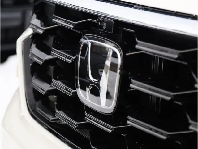 2025 Honda Pilot Touring - Navigation / Backup Camera / Sunroof in Cars & Trucks in Penticton - Image 9