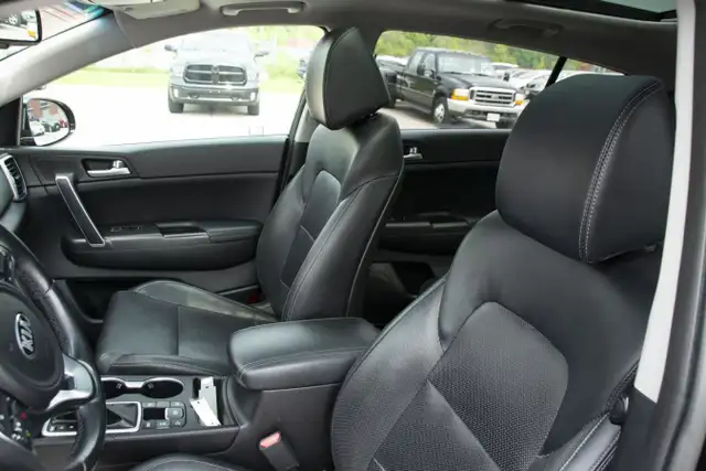 2017 KIA SPORTAGE EX in Cars & Trucks in Oshawa / Durham Region - Image 17