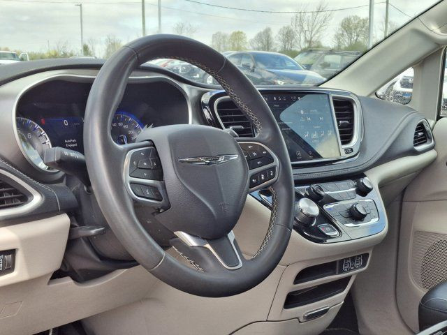 2023 Chrysler Pacifica Touring L AWD | Leather | Power Sliding in Cars & Trucks in Guelph - Image 2