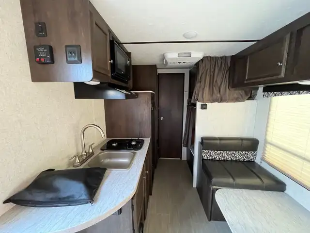 2018 STARCRAFT LAUNCH 17BH (FINANCING AVAILABLE) in Travel Trailers & Campers in Saskatoon - Image 8