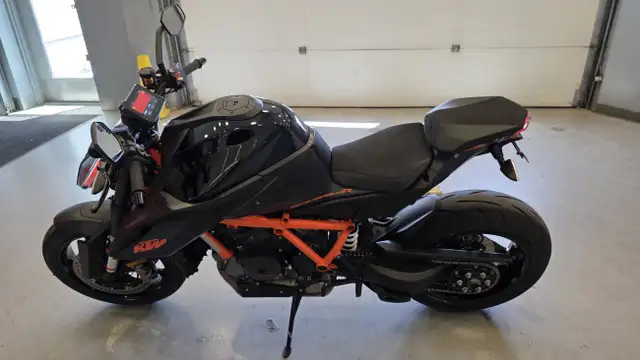 2021 KTM Super Duke 1290 R in Street, Cruisers & Choppers in Nanaimo - Image 5