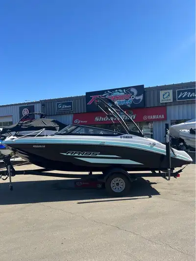 Engine Type: Single 1.8 L Super Vortex High Output Displacement: 1812 cc Length Overall: 19 ft. 5 in...
