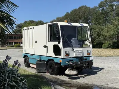 2001 Tennant 830-II Street Sweeper Diesel, 4 cylinder, 2 door, automatic, white exterior, black inte...